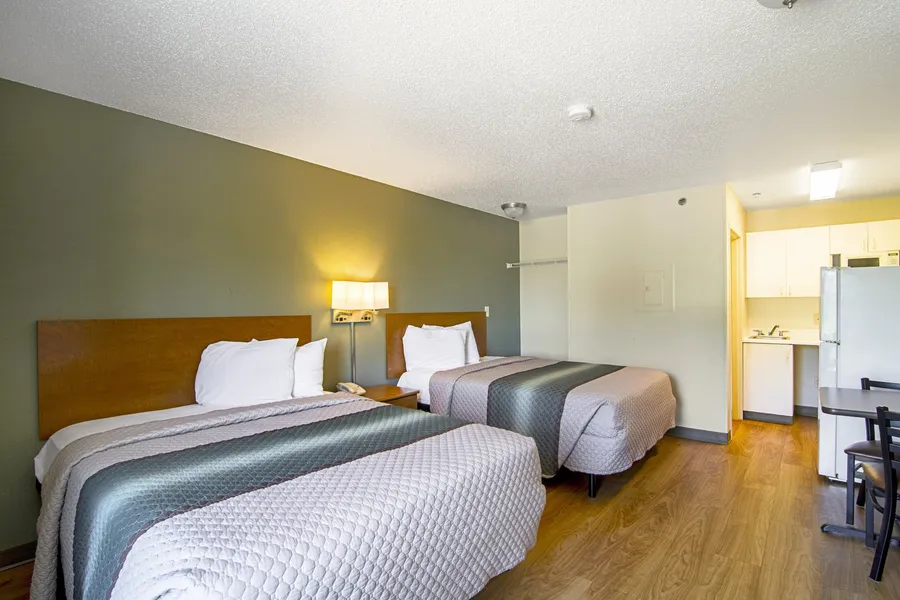 HomeTowne Studios by Red Roof Chicago - Waukegan hotel detail image 6