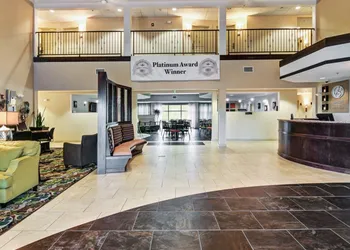 Comfort Suites near Hot Springs Park hotel thumbnail 4