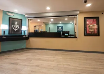 MainStay Suites Chicago Hillside hotel thumbnail 2