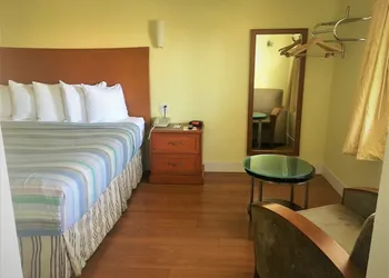 Travelodge by Wyndham Fairfield/Napa Valley hotel thumbnail 4