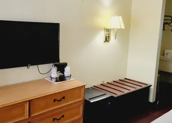 Americas Best Value Inn & Suites Melbourne hotel thumbnail 7