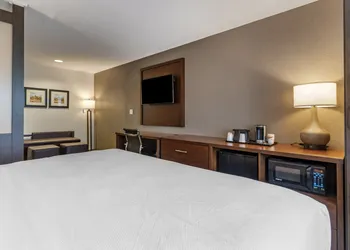 Comfort Inn & Suites Aztec - Farmington Area hotel thumbnail 4