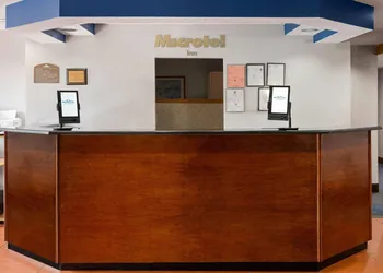 Microtel Inn by Wyndham Albany Airport hotel thumbnail 2