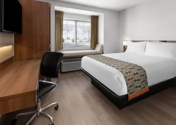 Microtel Inn by Wyndham Albany Airport hotel thumbnail 8