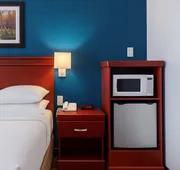 Signature Inn & Suites Hamilton hotel detail image 3