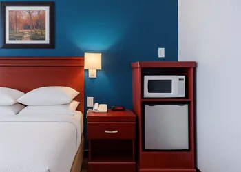 Signature Inn & Suites Hamilton hotel thumbnail 3