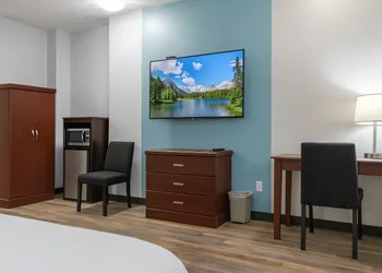 Signature Inn & Suites Hamilton hotel thumbnail 4