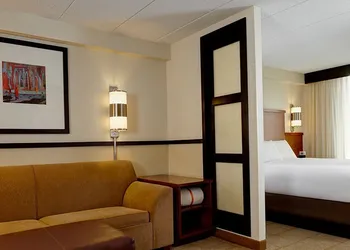 Hyatt Place Milwaukee Airport hotel thumbnail 8