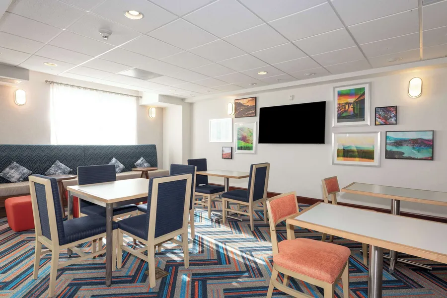 Hampton Inn & Suites Pittsburg, CA hotel detail image 6