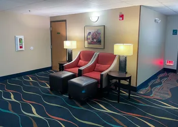 Comfort Inn & Suites Midtown hotel thumbnail 6