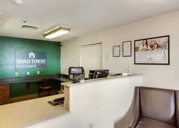 HomeTowne Studios by Red Roof Spartanburg - Asheville Highway hotel thumbnail 2