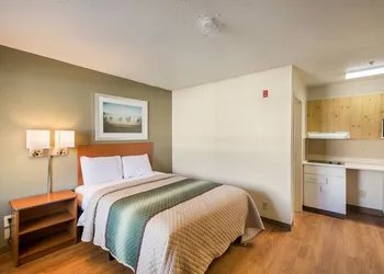 HomeTowne Studios by Red Roof Spartanburg - Asheville Highway hotel thumbnail 6