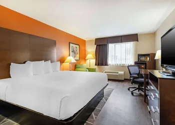 Best Western Inn & Suites hotel thumbnail 4