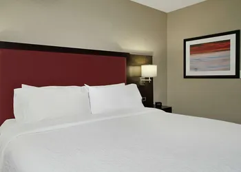 Hilton Garden Inn Sonoma County Airport hotel thumbnail 7