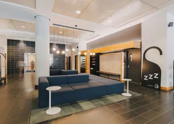 Hotel Le Dauphin Montreal Centre Ville hotel thumbnail 8