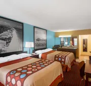 Super 8 by Wyndham Bradenton Sarasota Area hotel detail image 7