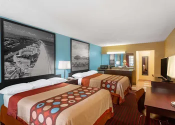 Super 8 by Wyndham Bradenton Sarasota Area hotel thumbnail 7