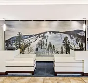 La Quinta Inn & Suites by Wyndham Ruidoso Downs hotel detail image 5