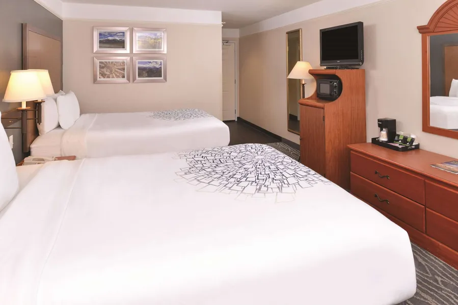 La Quinta Inn & Suites by Wyndham Ruidoso Downs hotel detail image 6