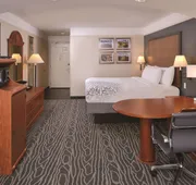 La Quinta Inn & Suites by Wyndham Ruidoso Downs hotel detail image 7