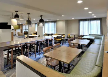 Fairfield Inn by Marriott Greensboro Airport hotel thumbnail 2