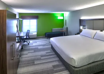 Holiday Inn Express & Suites Evansville North by IHG hotel thumbnail 4