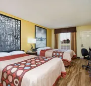 Super 8 by Wyndham Garner/Clayton/Raleigh hotel detail image 3