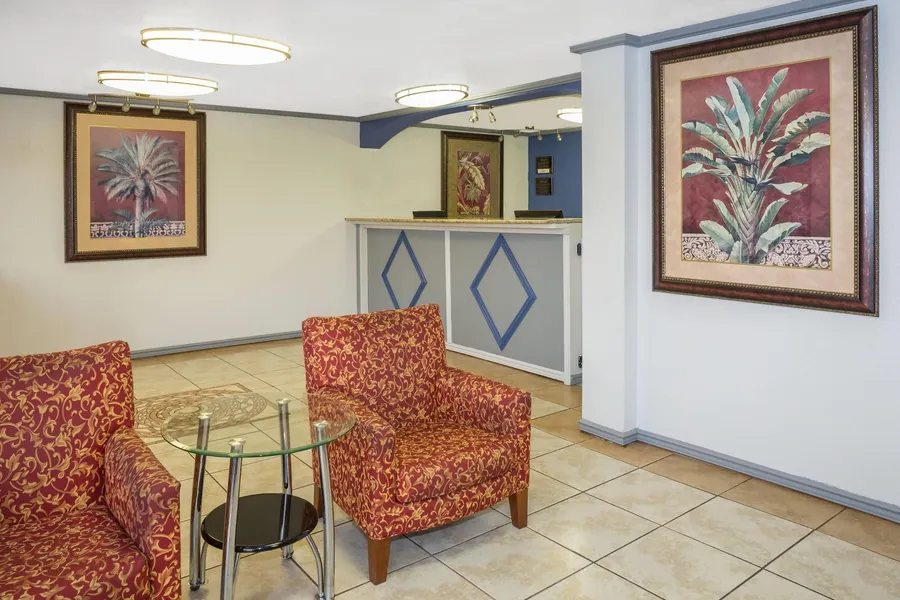 Travelodge by Wyndham Fort Myers North hotel detail image 2