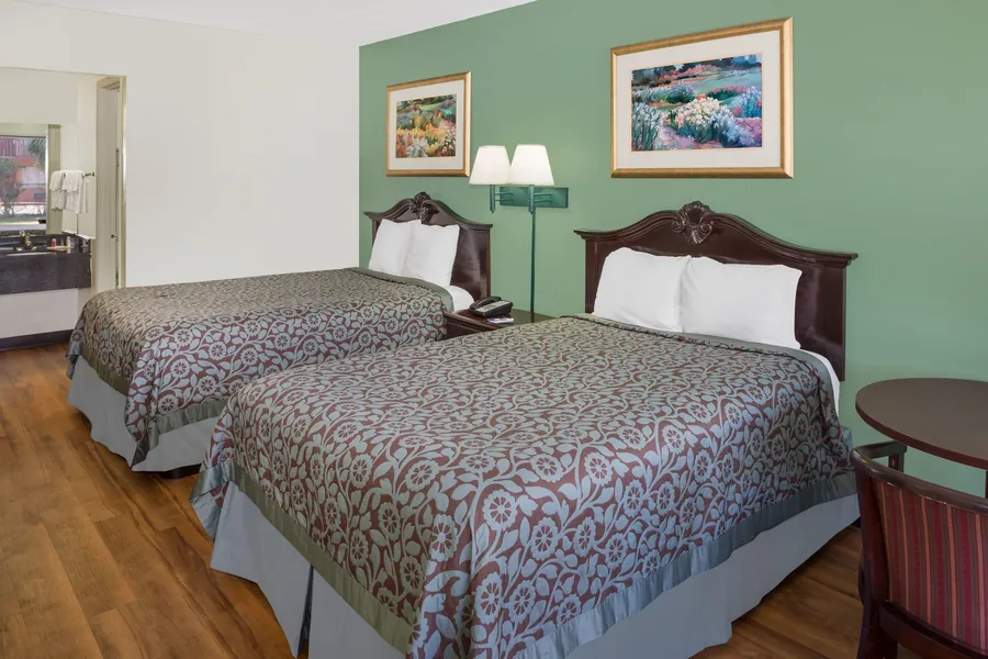 Travelodge by Wyndham Fort Myers North hotel detail image 6