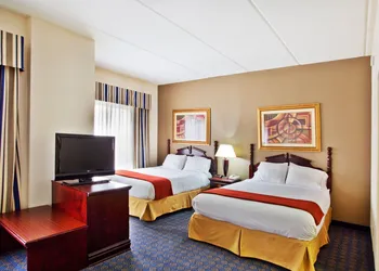 Holiday Inn Express Hotel & Suites by IHG hotel thumbnail 6
