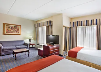 Holiday Inn Express Hotel & Suites by IHG hotel thumbnail 7