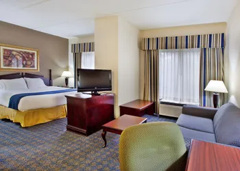 Holiday Inn Express Hotel & Suites by IHG hotel thumbnail 8