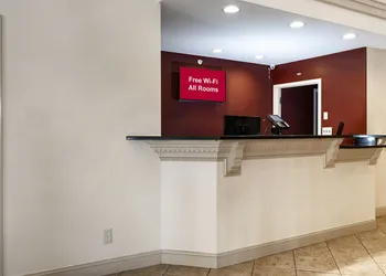 Red Roof Inn Clifton Park hotel thumbnail 4