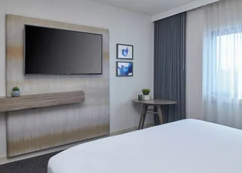 Delta Hotels by Marriott Detroit Novi hotel thumbnail 6