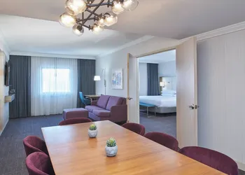 Delta Hotels by Marriott Detroit Novi hotel thumbnail 7