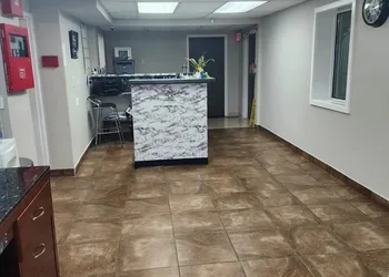 Airport Inn Flint hotel thumbnail 2