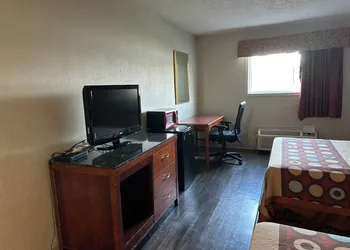 Airport Inn Flint hotel thumbnail 4