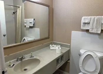 Airport Inn Flint hotel thumbnail 5