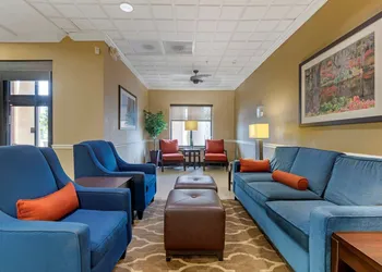 Comfort Suites Savannah North I-95 hotel thumbnail 2