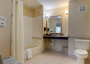 Comfort Suites Savannah North I-95 hotel thumbnail 8