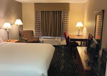 Baymont by Wyndham Logan hotel thumbnail 4