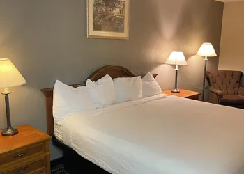 Baymont by Wyndham Logan hotel thumbnail 5