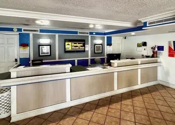Budget Host Inn- Medical Center hotel thumbnail 2