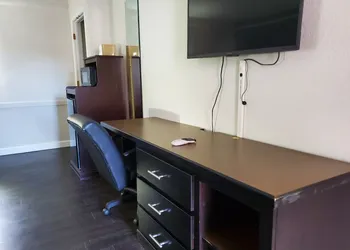 Budget Host Inn- Medical Center hotel thumbnail 7
