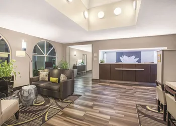 La Quinta Inn & Suites by Wyndham Fort Lauderdale Tamarac hotel thumbnail 2