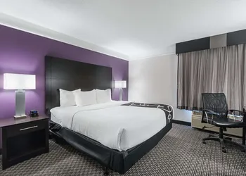 La Quinta Inn & Suites by Wyndham Fort Lauderdale Tamarac hotel thumbnail 7