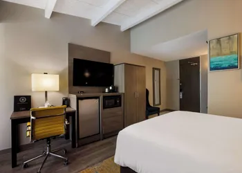The Hub Middletown Red Bank, BW Signature Collection hotel thumbnail 7