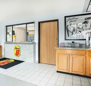 Super 8 by Wyndham Chester/Richmond Area hotel detail image 3