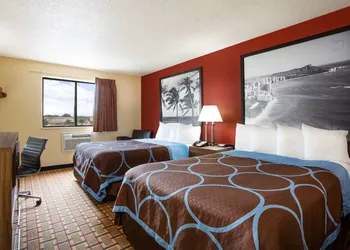 Super 8 by Wyndham Chester/Richmond Area hotel thumbnail 4