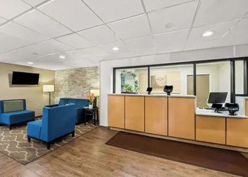Comfort Inn & Suites Durham near Duke University hotel thumbnail 4